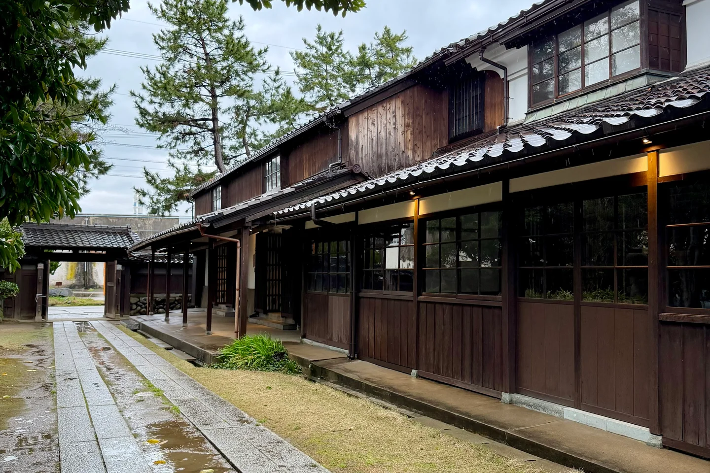Historic streetscape of Higashi-Iwase, Toyama