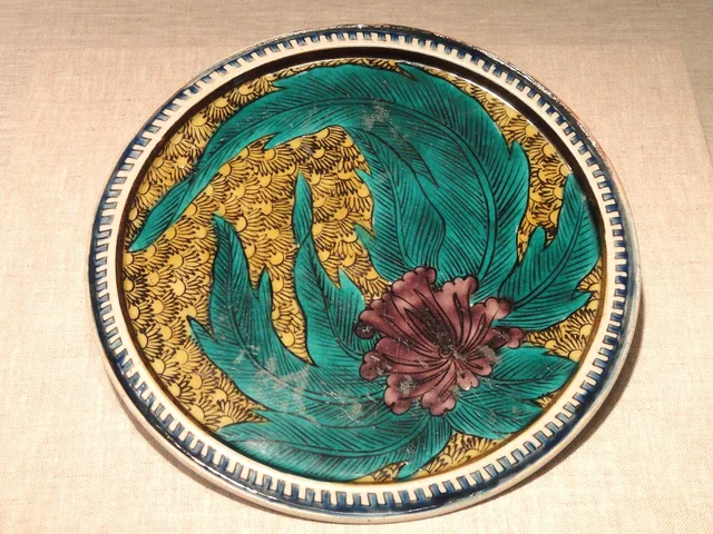 Kutani Ware Plate with peony, Kutani kiln. 17th century. Tokyo National Museum.