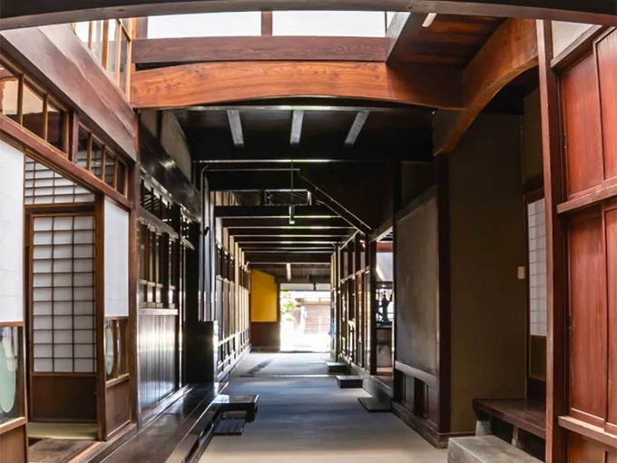 Tori-niwa corridor